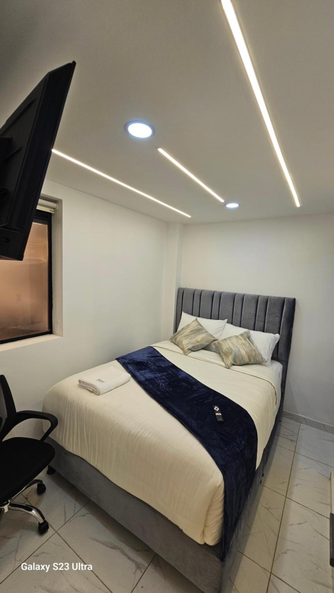Hotel West Inn Bogotá Extérieur photo
